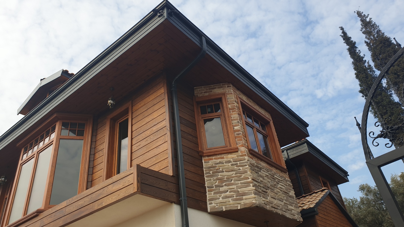 THERMOWOOD AHŞAP CEPHE KAPLAMA ve CUMBA KÜLTÜR TAŞI UYGULAMAMIZ