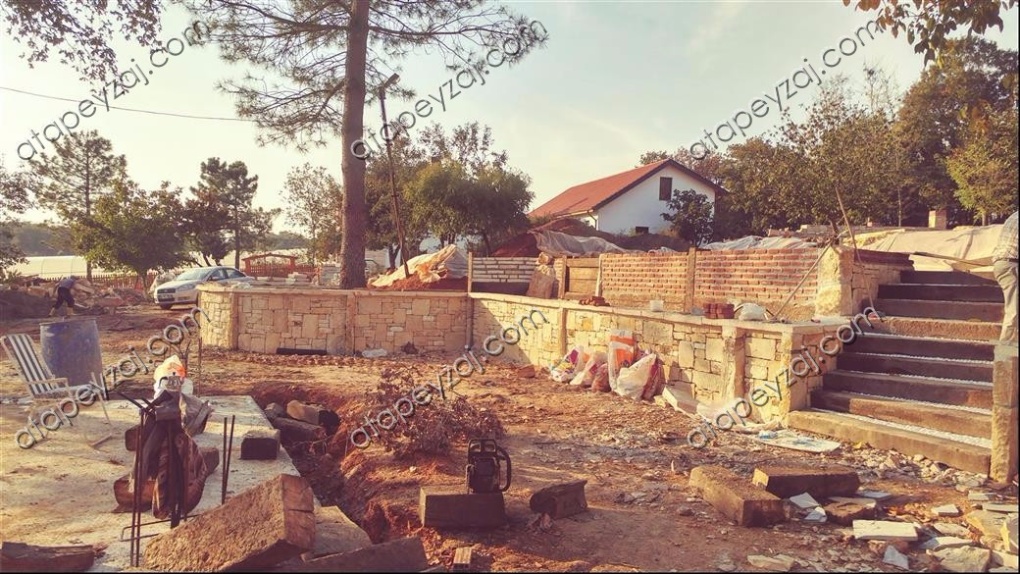 Taş duvar uygulamasından