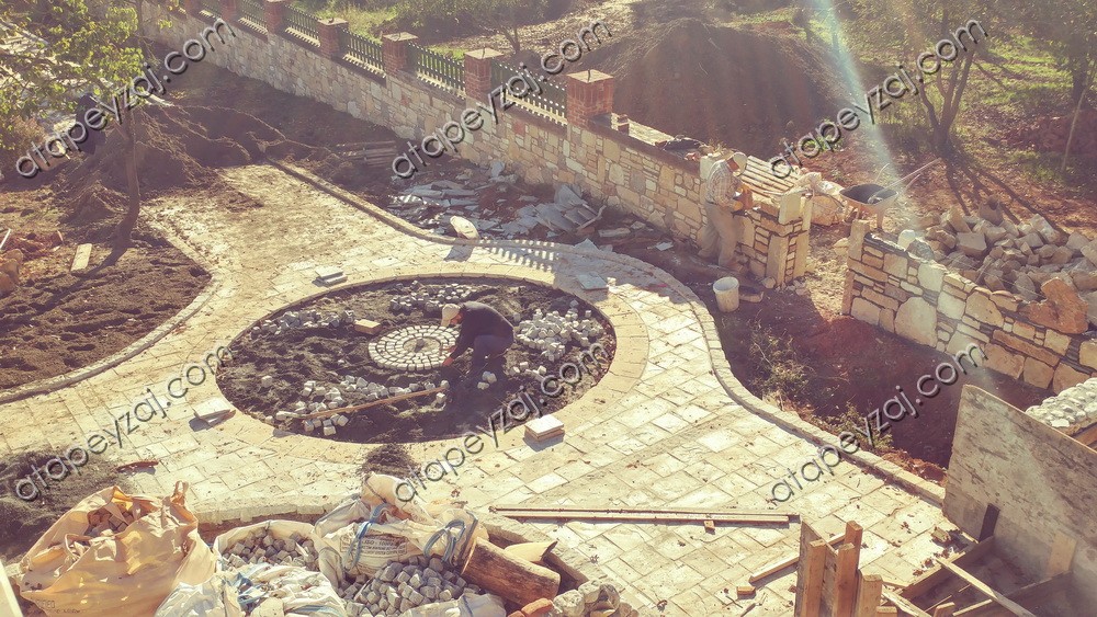 Giriş meydanı - Tamburlu küp granit döşeme