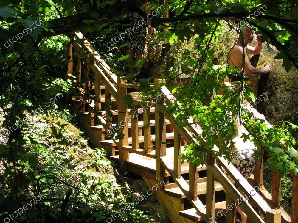 Ahşap Merdiven_ Şelaleye çıkış
